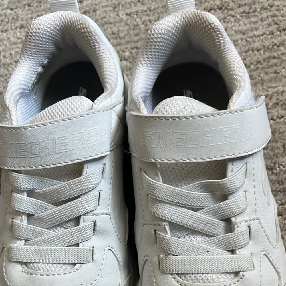 Skechers White Sneakers with Velcro Strap and Chunky Sole - Picture 5 of 6